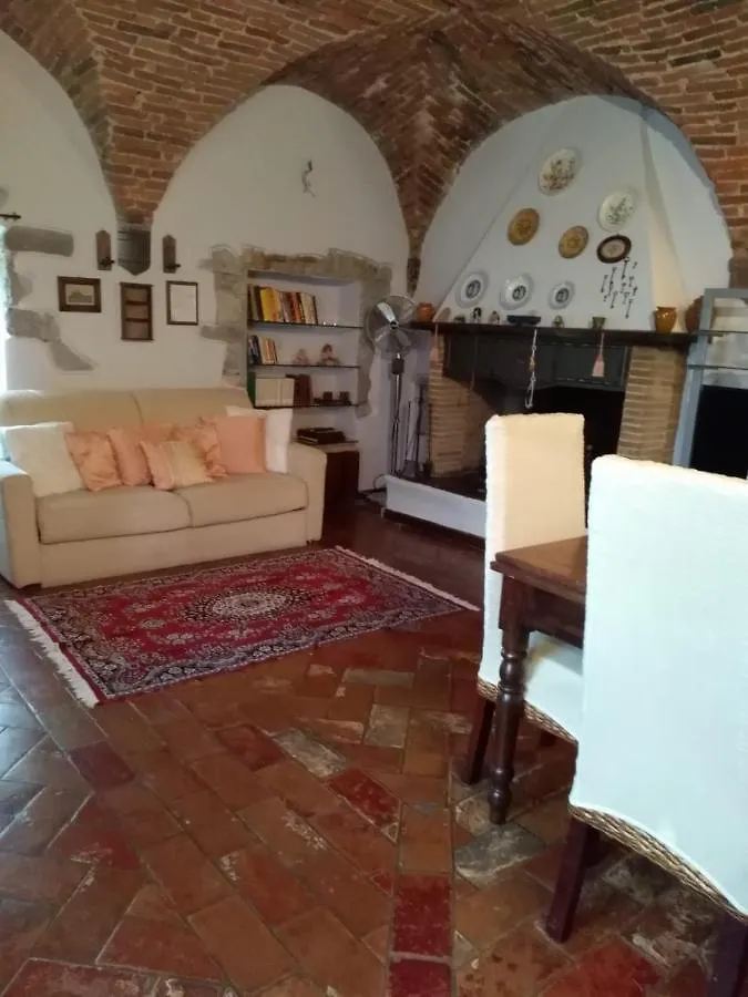 Castello Di Casallia Vetulonia